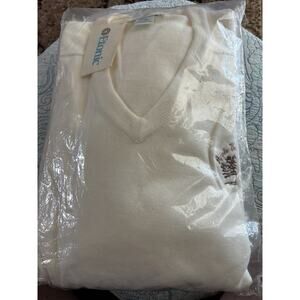 White V- Neck Sweater Brand Atomic W/Embroidered Logo Apple Valley Resort XXL